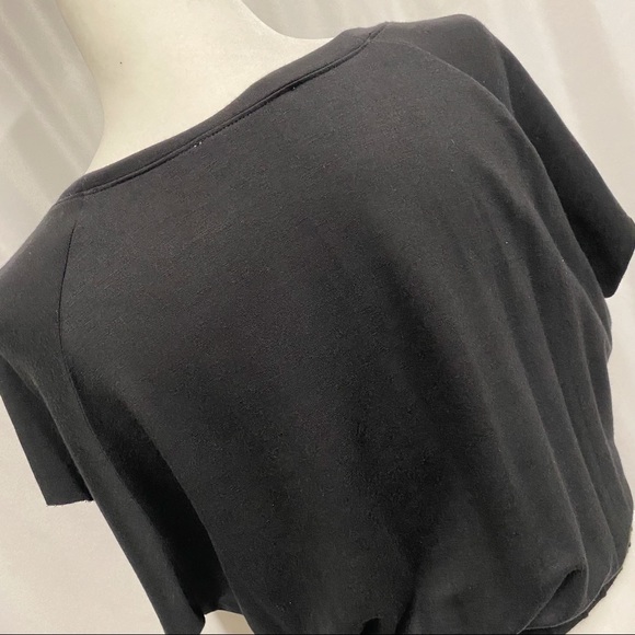 Black Short Sleeve Crop Top - Picture 8 of 10